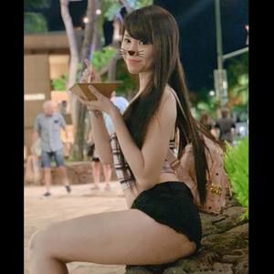 Meet your Posher, Tiểu